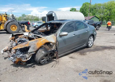 2010 Acura Rl 3.7 from USA, damaged, VIN JH4KB2F66AC002747